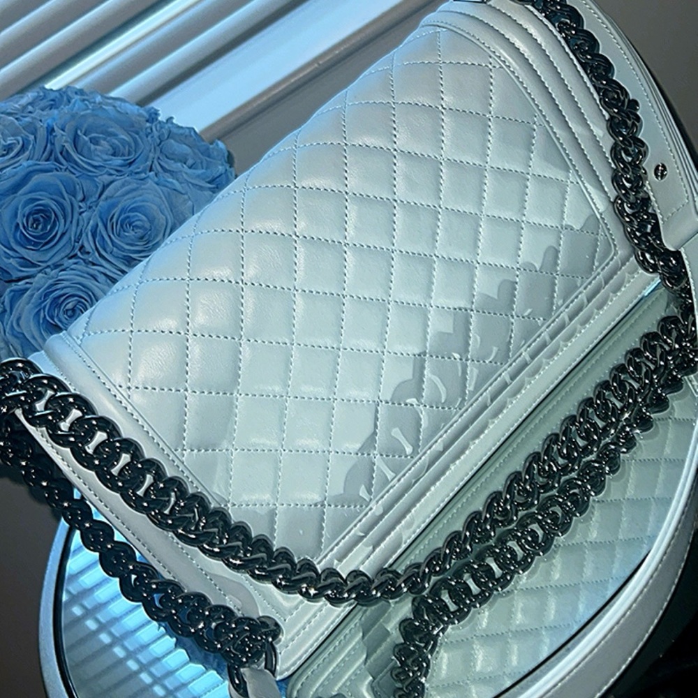 Authentic Chanel Limited Edition light Blue Calfskin Medium Boy Bag Flap. 💃🏽💯 - Picture 6 of 13